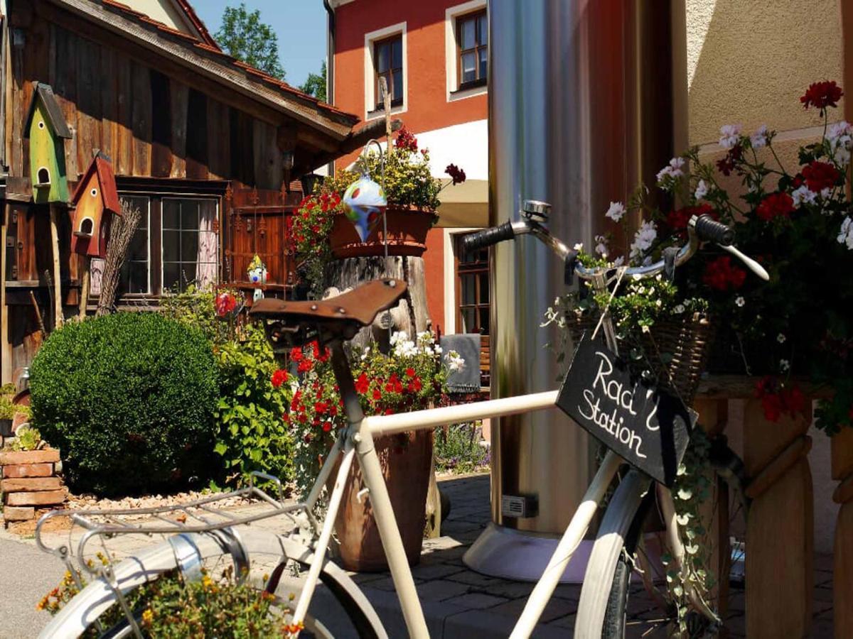 Da'Sporrer Hotel & Wirtshaus Neunburg vorm Wald Bagian luar foto