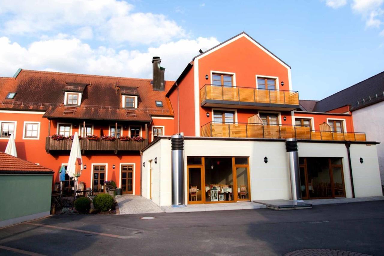 Da'Sporrer Hotel & Wirtshaus Neunburg vorm Wald Bagian luar foto